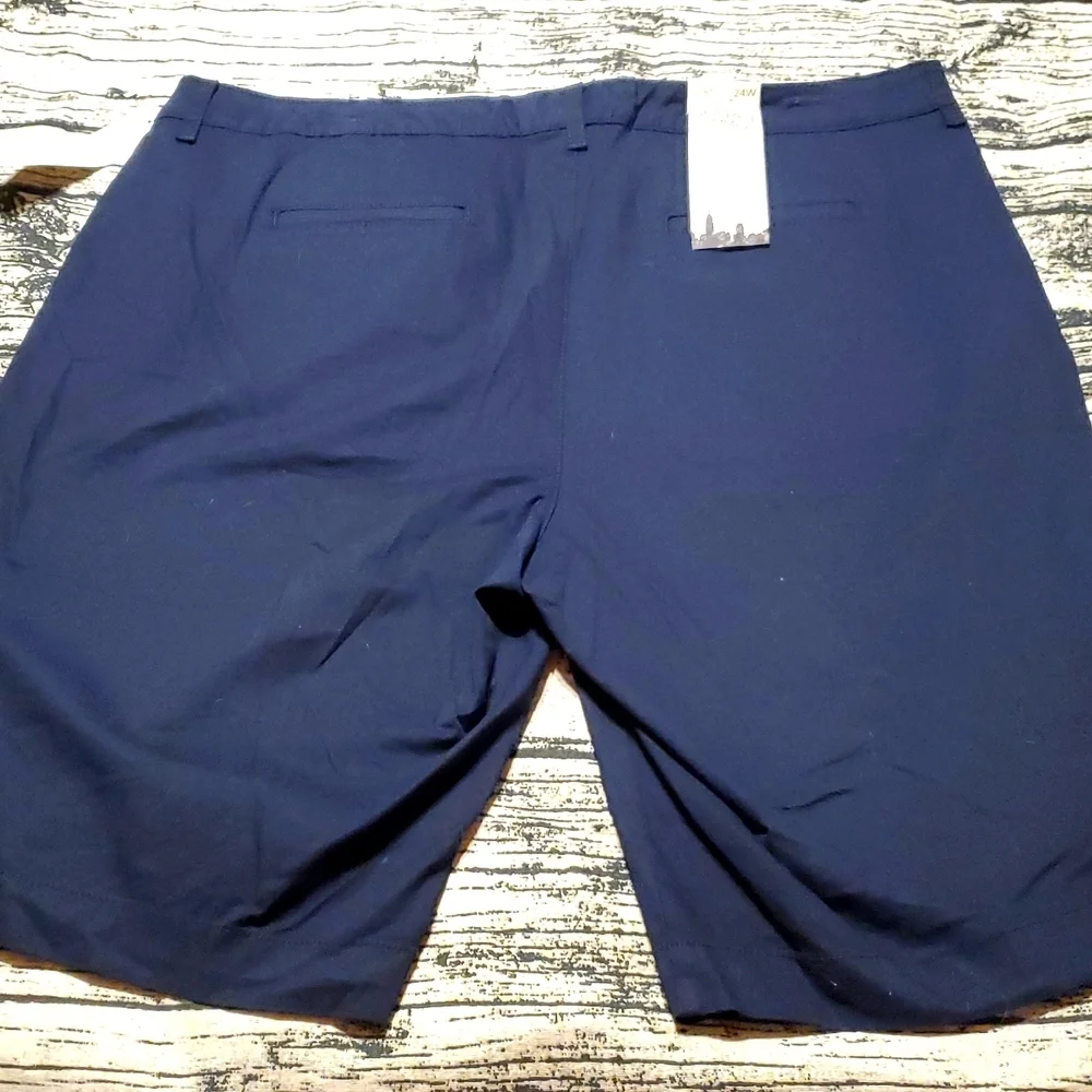 Jones New York Blue Trouser Shorts Size 24W Mid Rise Slimming With Pockets NWT